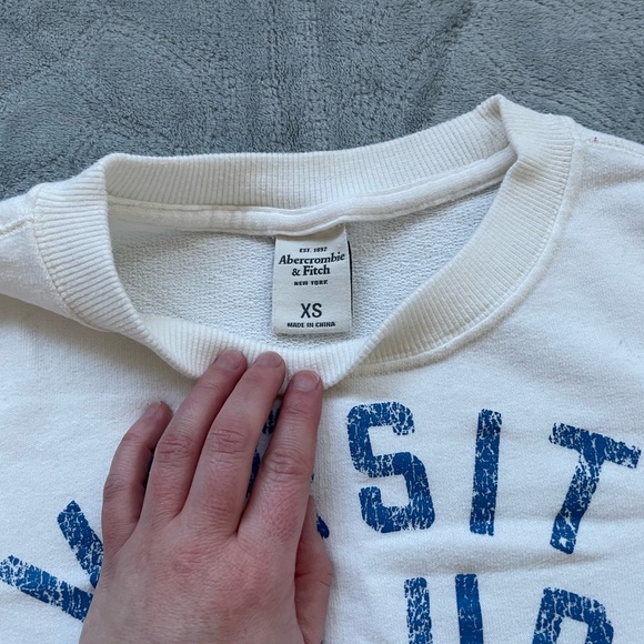 A&F Short Sleeve Sweatshirt - Picture 4 of 4